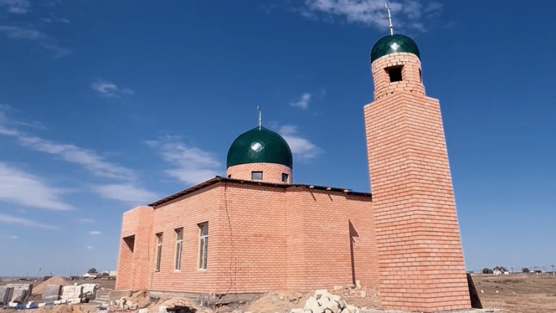 БАС ИМАМ МЕШІТ ҚҰРЫЛЫСЫМЕН ТАНЫСТЫ