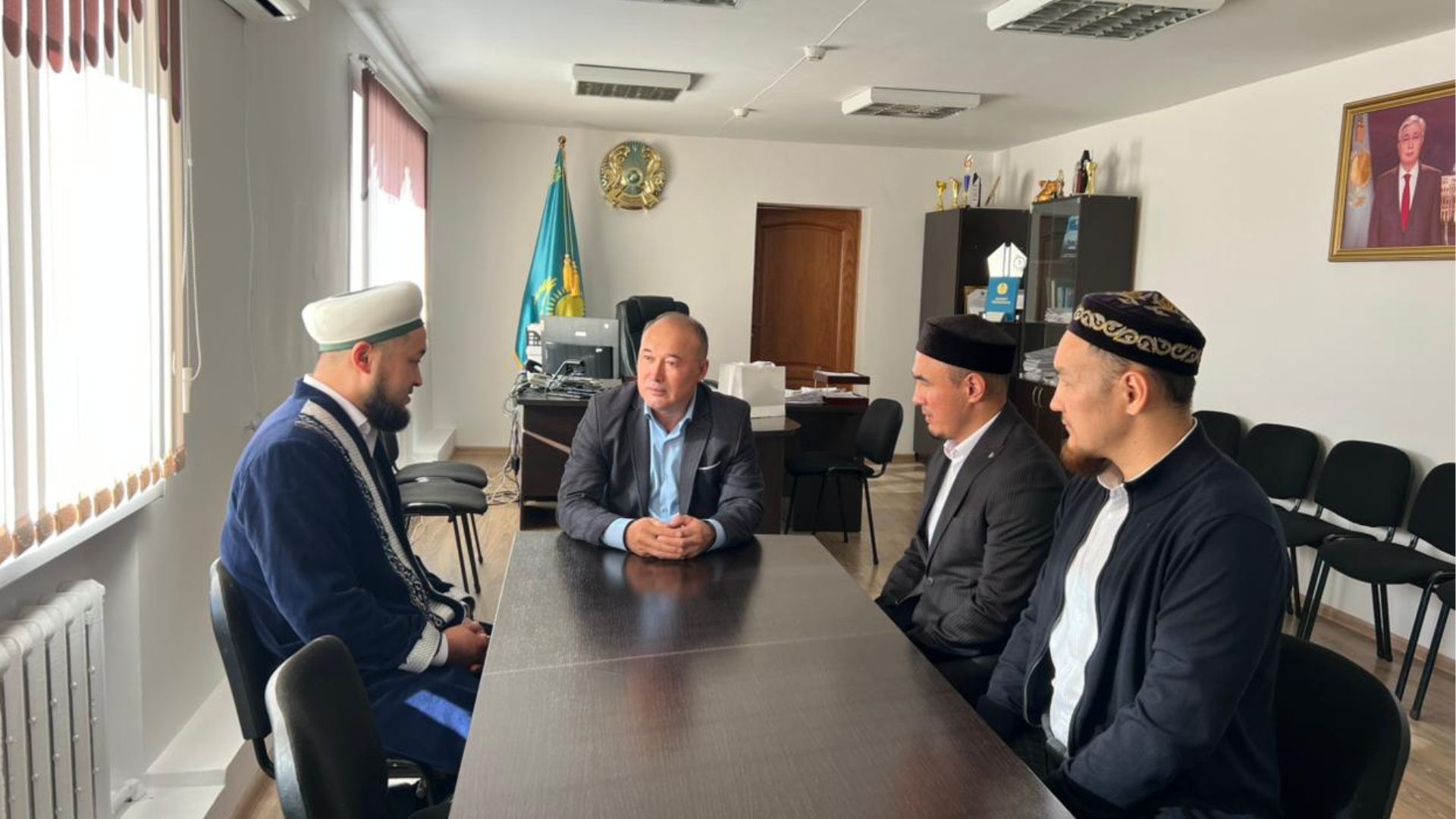 БАС ИМАМ ЖӘЙРЕМ КЕНТІ ӘКІМІМЕН КЕЗДЕСУ ӨТКІЗДІ